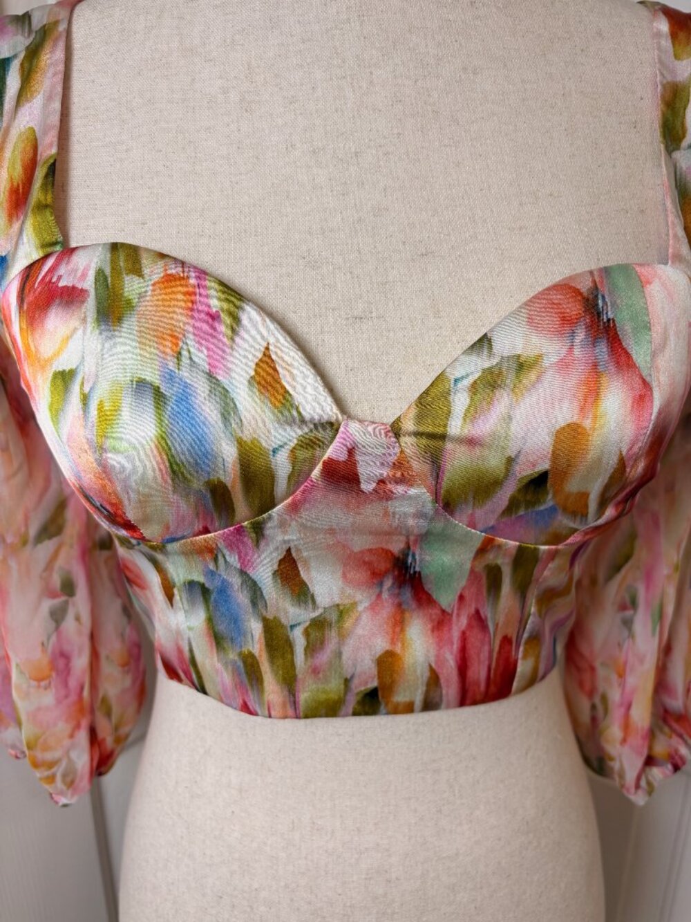 Marciano Guess Pink White Watercolor Satin Bustier Crop Top Sheer Sleeve Size 2 - Picture 4 of 10